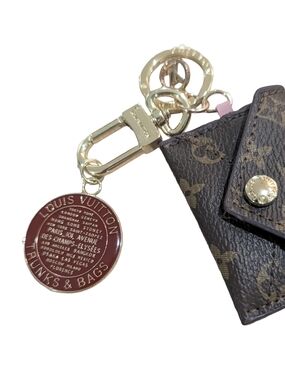Louis Vuitton Trunks & Bags Charm, Brown